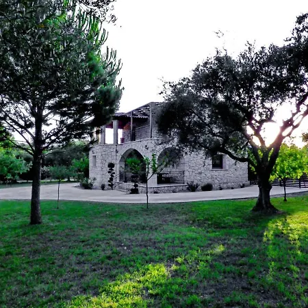 Rouveli With Private Garden And Barbeque Vila