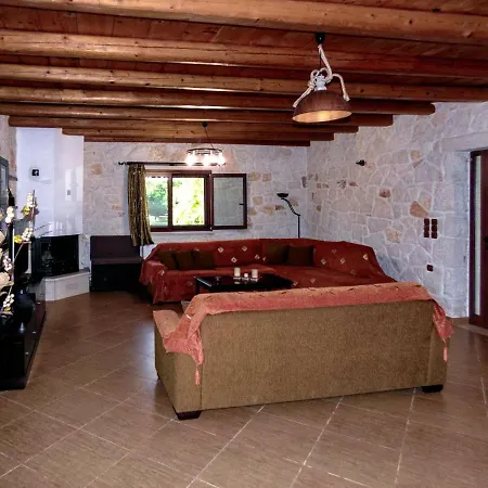 Rouveli With Private Garden And Barbeque * טרגקי