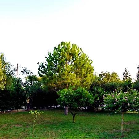 Villa Rouveli With Private Garden And Barbeque