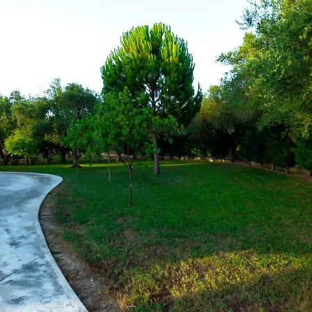 Rouveli With Private Garden And Barbeque * טרגקי