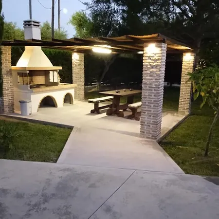 Rouveli With Private Garden And Barbeque Villa
